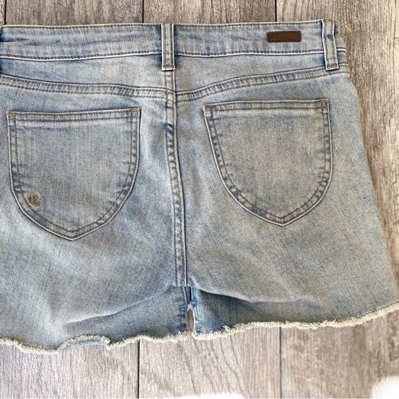 Kut from the kloth fray shorts size 2 - Picture 6 of 9